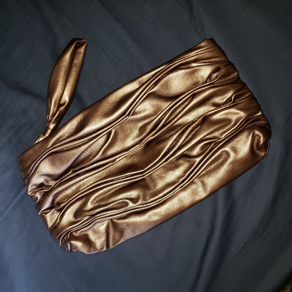 Clutch leatherette